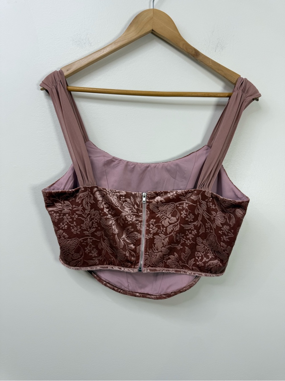 Altar'd State Dusty Rose Floral Satin Crop Top size L - Picture 3 of 12